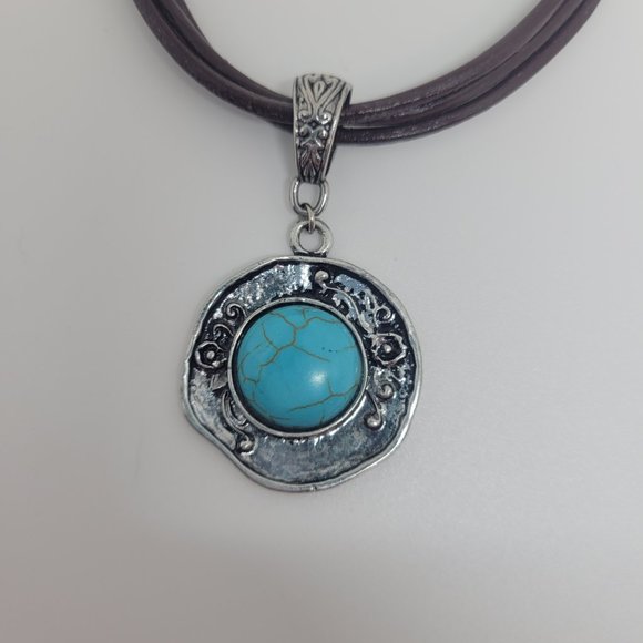 15" (3) Strand Distressed Leather Necklace with Turquoise Pendant & Toggle Clasp - Picture 4 of 6